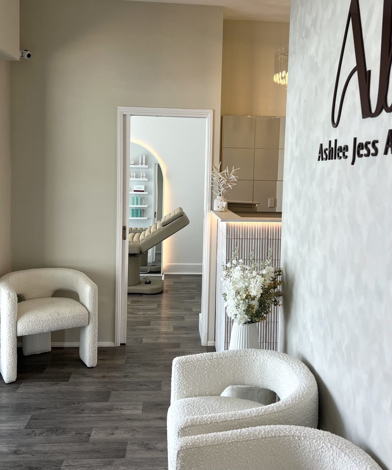 Dermalux LED light therapy